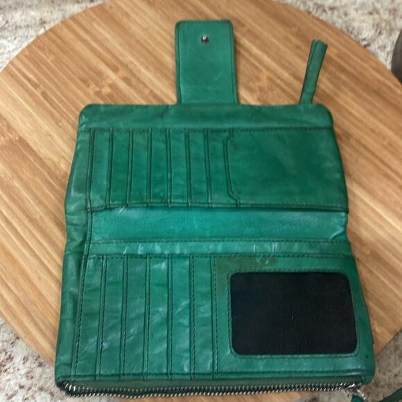 Genicci green distressed leather wallet - Picture 2 of 6